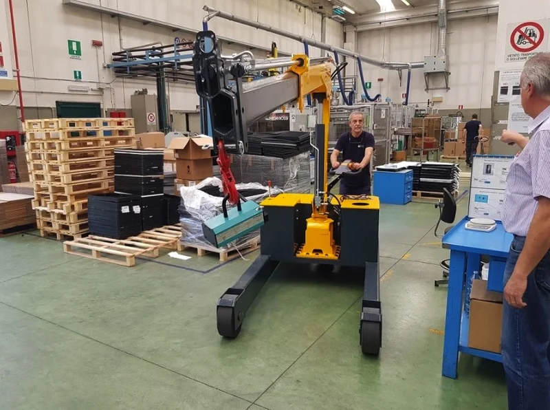 Flex Lifting OMNIA 2TR - Gru full electric con portata 2000Kg con telecomando