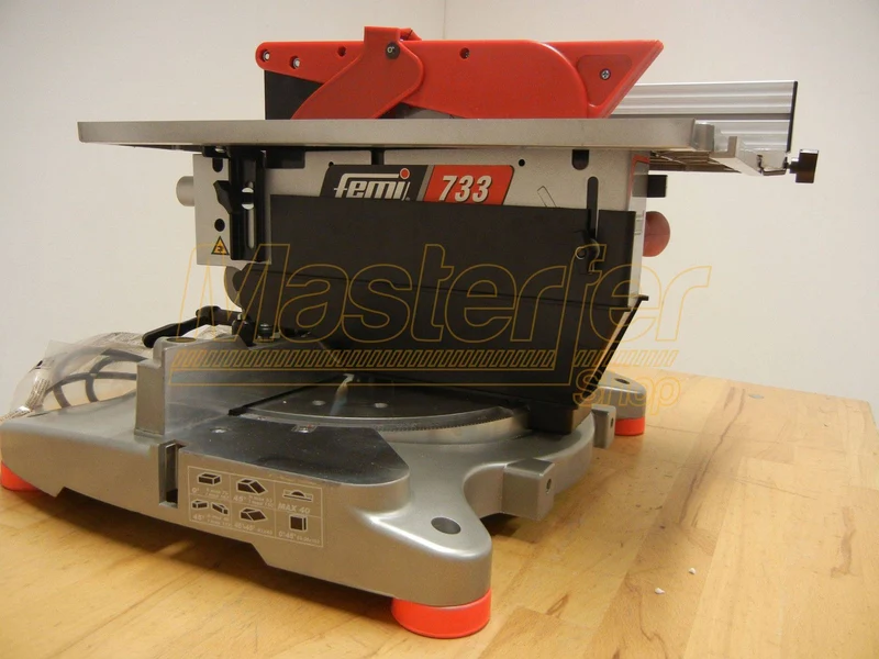 Femi 733 - 1300W Troncatrice per legno 220v