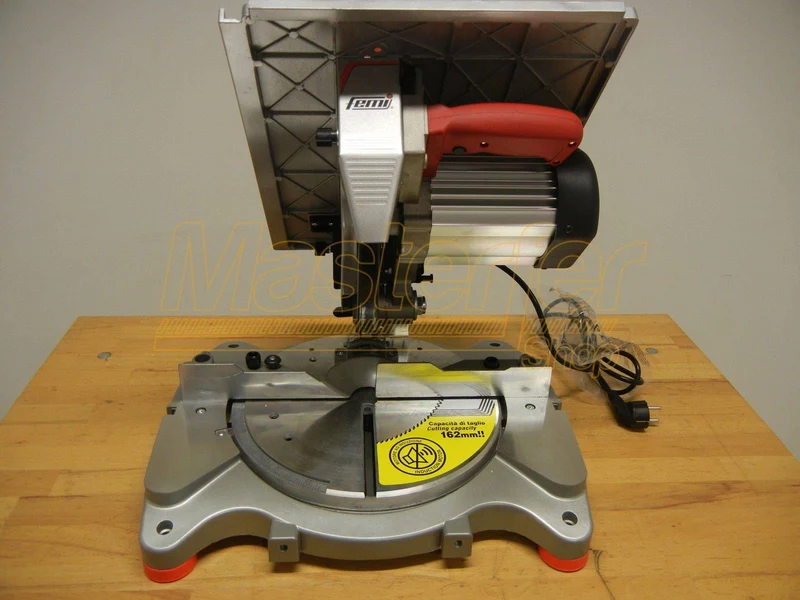 Femi 733 - 1300W Troncatrice per legno 220v