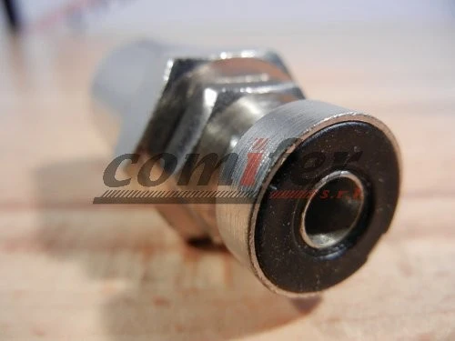 Attacco baionetta per tubo A.P. 8x17