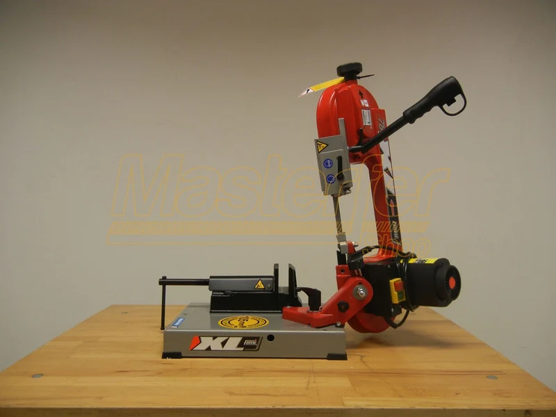 Segatrice troncatrice a nastro Femi 780 XL