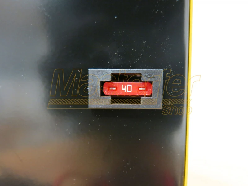 Caricabatterie elettromeccanico 12-24V Deca CLASS 30A (carica 30 A)