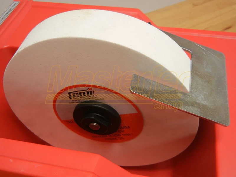 Femi 177 - Affilatrice ad acqua - 150W