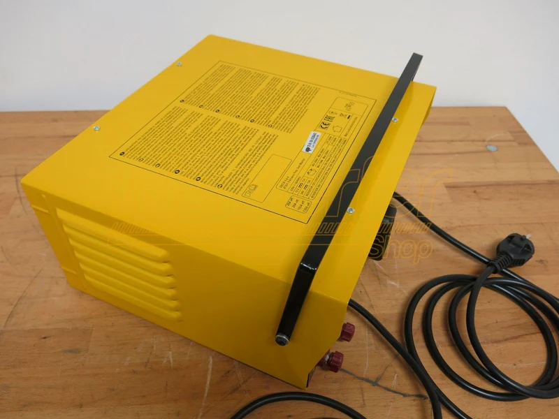 Avviatore caricabatterie 12-24V - Deca CLASS BOOSTER 220A (carica 20 A - avviamento 230 A)