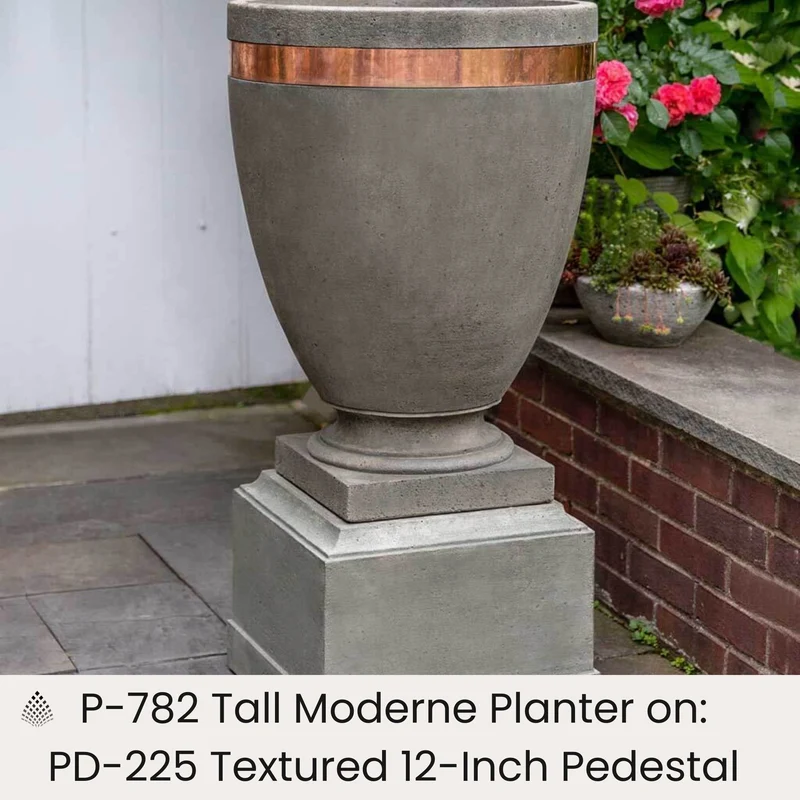 Moderne Copper Banded Concrete Planters - Campania