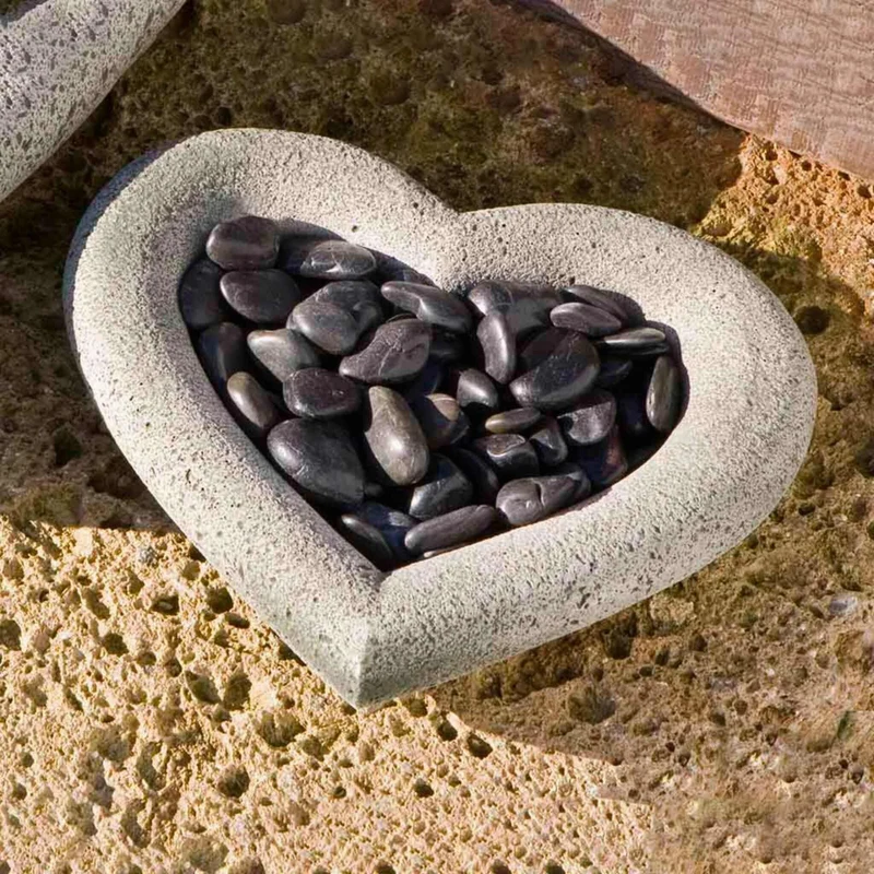 Heart Concrete Shell Bird Bath - Campania #SH101