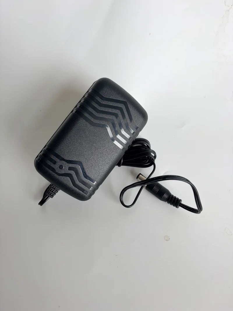 Chargeur DEWINNER pour outils électriques, prise UK