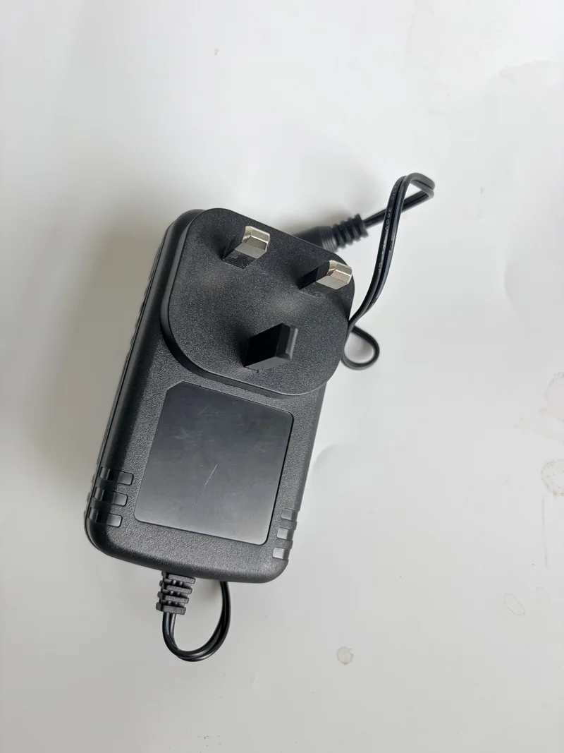 Chargeur DEWINNER pour outils électriques, prise UK