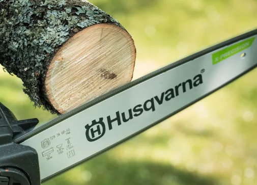 Husqvarna 215i Motosega a batteria 36V - barra 30 cm - 0.9Kw - senza batteria e caricabatterie