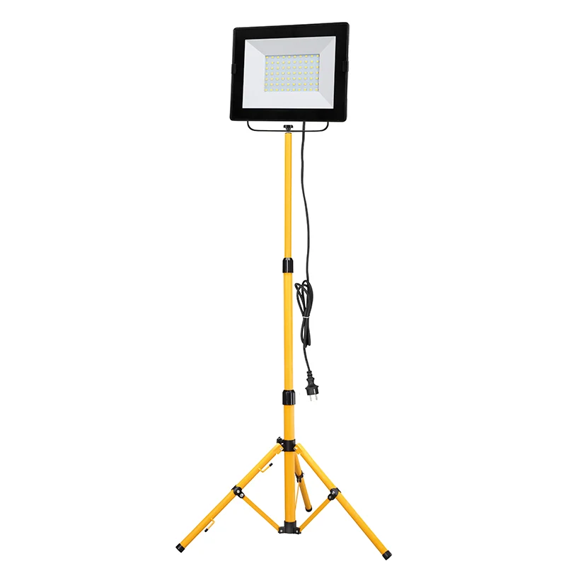 Fervi 0218/50T - Faretto led 50w e treppiede