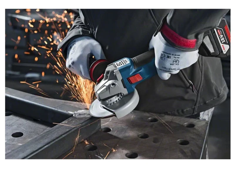 Bosch GWS 18V-10C - Smerigliatrice angolare a batteria, 125mm - solo corpo in valigetta