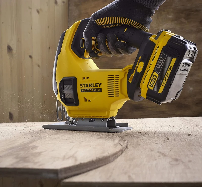 Stanley SFMCS600M2K-QW - Seghetto alternativo a batteria 18V, 2x batterie da 4,0 Ah Li-Ion - valigetta