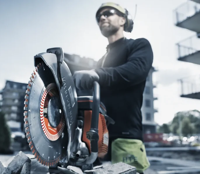 Husqvarna K 770 14" | 1" / 20mm mototroncatrice a scoppio disco 350 mm