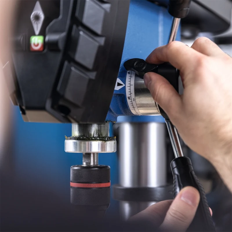 Scheppach TBM250Vario - Trapano a colonna con variatore di velocità 220V - 550W