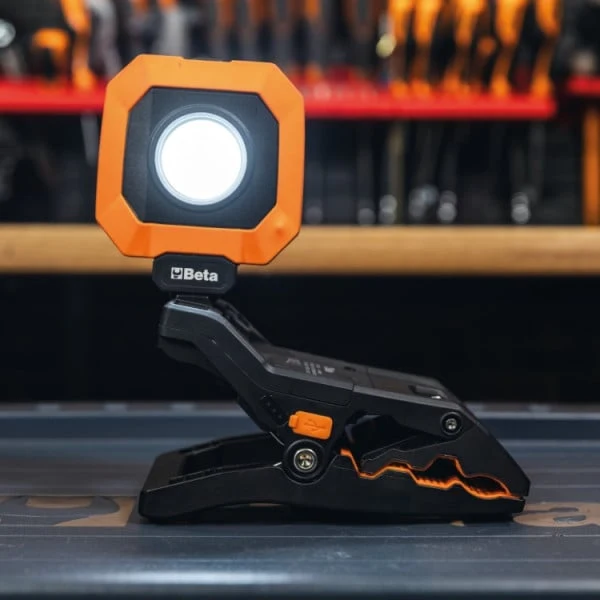 Beta 1838CLAMP - Faretto a pinza ricaricabile, 4 intensità luminose, orientabile, ricarica USB