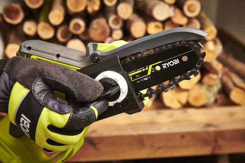 Ryobi RY18PSX10A-120 - Seghetto da potatura a batteria 18V - 1 x 2Ah - barra da 10 cm
