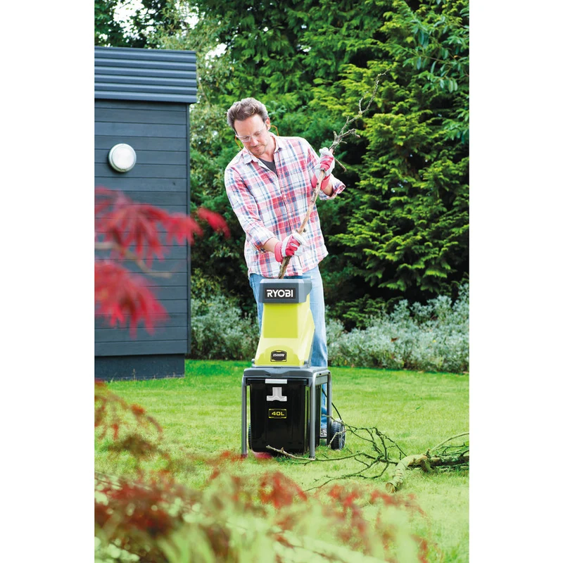 Ryobi RSH2545B - Biotrituratore tritafoglie elettrico a impatto a due lame - 2500W - 220V , ramo max 45 mm