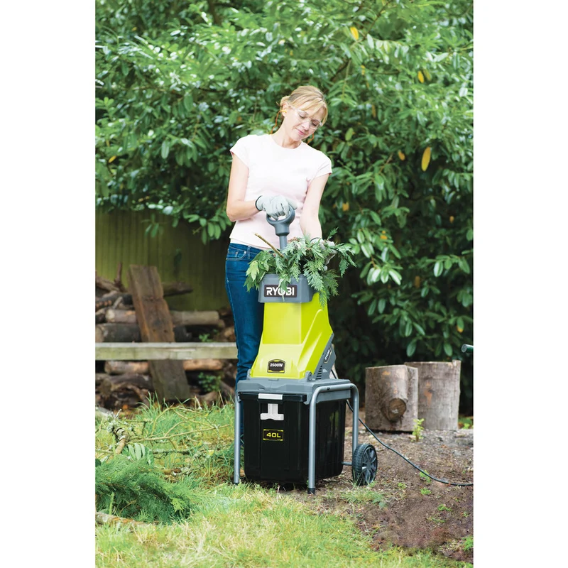 Ryobi RSH2545B - Biotrituratore tritafoglie elettrico a impatto a due lame - 2500W - 220V , ramo max 45 mm