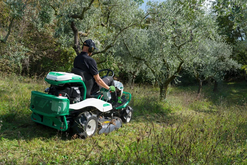 Trattorino rasaerba falciatutto Rabbit Mower Orec RM882
