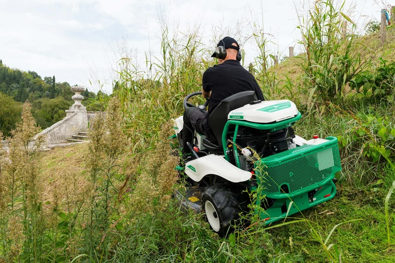 Trattorino rasaerba falciatutto Rabbit Mower Orec RM882