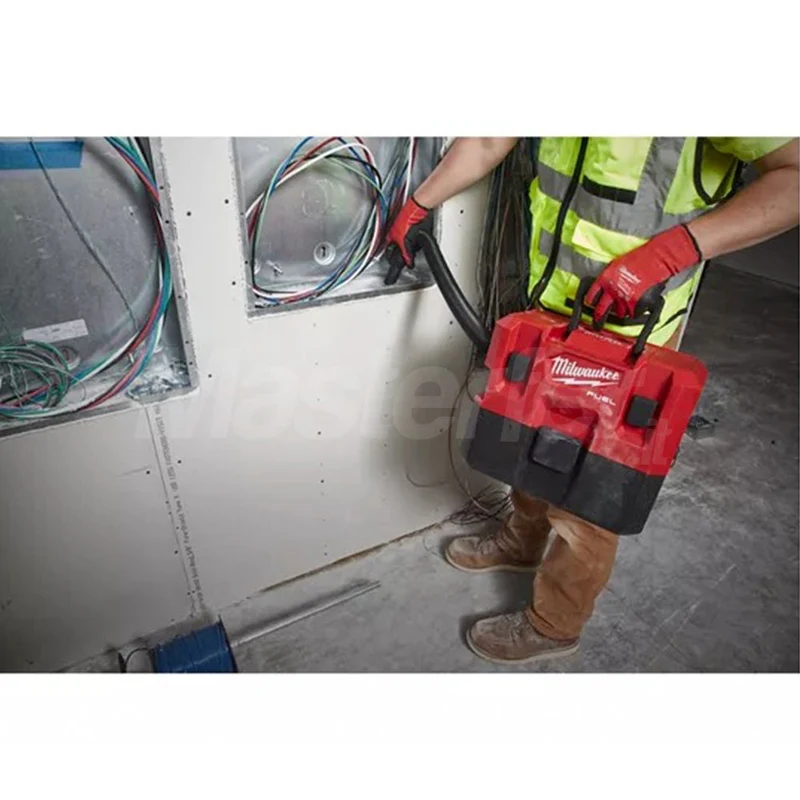 Milwaukee M12 FVCL-0 - Aspiratore liquidi/solidi a batteria 12V FUEL - solo corpo macchina