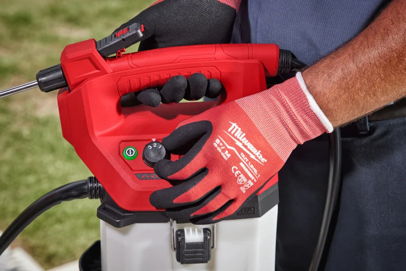 Milwaukee M12 BHCS3L-0 - Pompa irroratrice a batteria 12V per agenti chimici - solo corpo