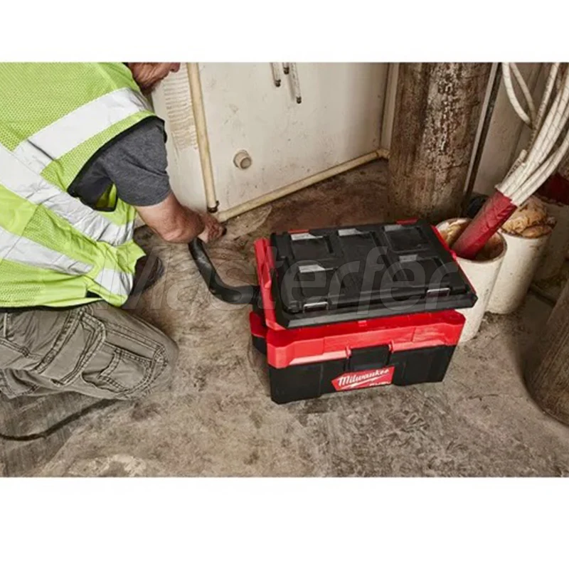 Milwaukee M18 FPOVCL-0 - Aspiratore a batteria solidi/liquidi per sistema Packout solo corpo