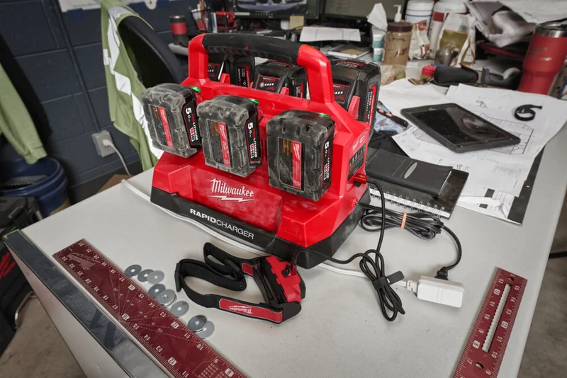 Milwaukee M18 PC6 - Caricabatterie multiplo 18V Packout - cod.4932480162