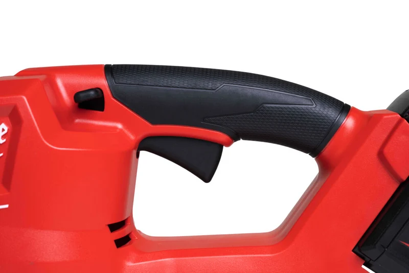Milwaukee M18 FHET60-802 - Tagliasiepi a batteria 18V 60 cm con lama bilaterale - 2 x 8Ah
