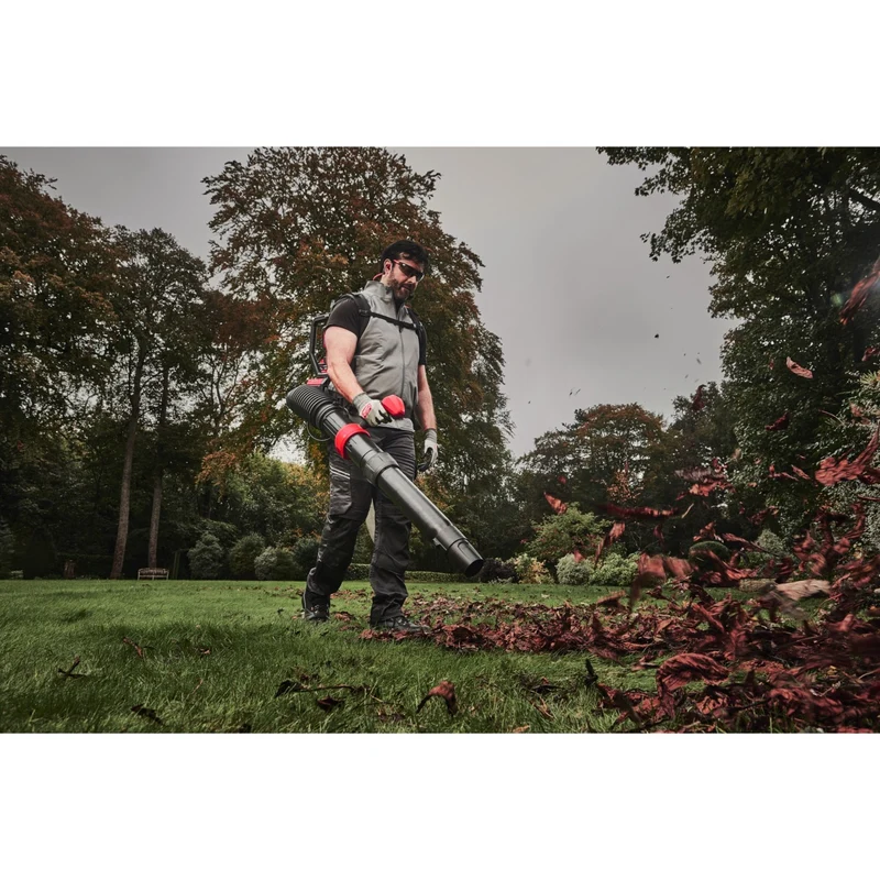 Milwaukee M18 F2BPB-124 - Soffiatore soffiafoglie spalleggiato a doppia batteria con 4 x 18V 12Ah Forge