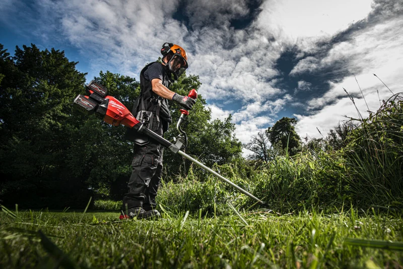 Milwaukee M18 F2BCU-0 - Decespugliatore bike filo/lama a doppia batteria 18V FUEL - solo corpo