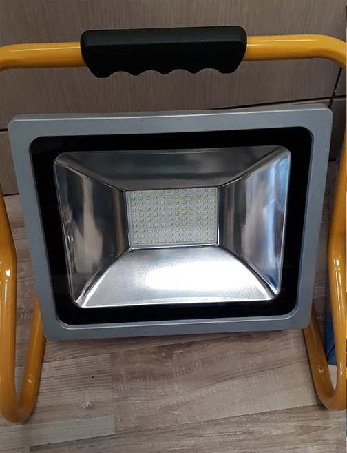 Faretto led portatile con piedistallo Sikurotech S204B 07660 50W 220V