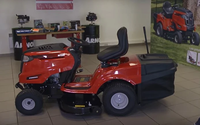 Trattorino rasaerba MTD Optima LN 200 H