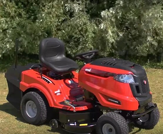 Trattorino rasaerba MTD Optima LN 200 H