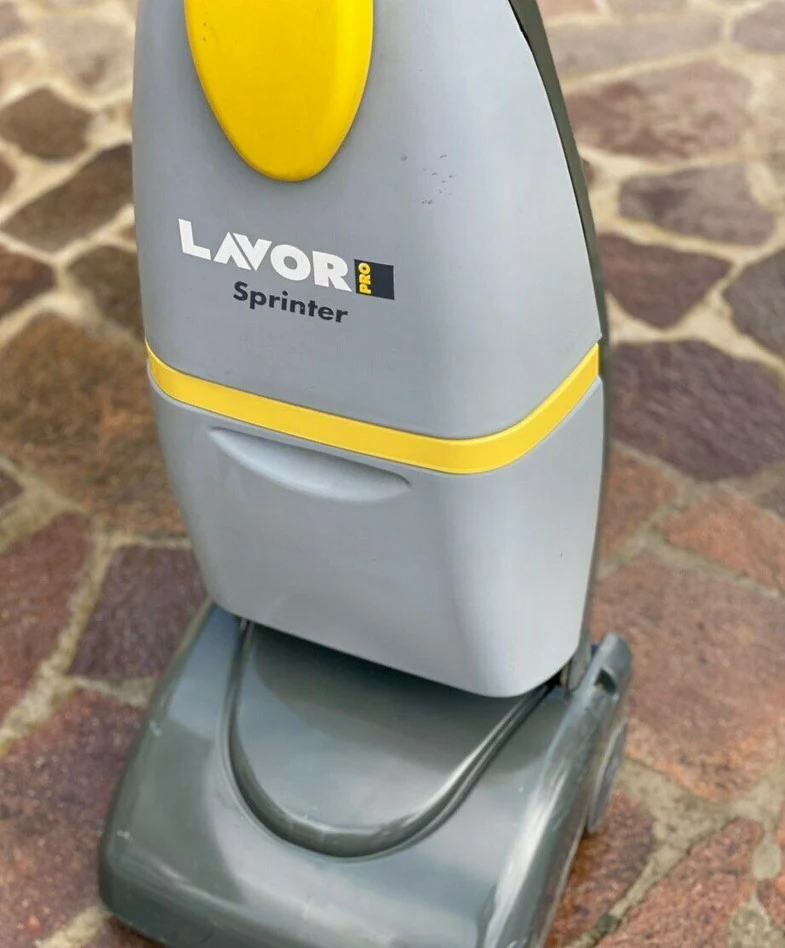 Lavasciuga Lavor PRO Sprinter - lavapavimenti professionale + Spazzola Moquette + Detergente 5lt Lavamoquette