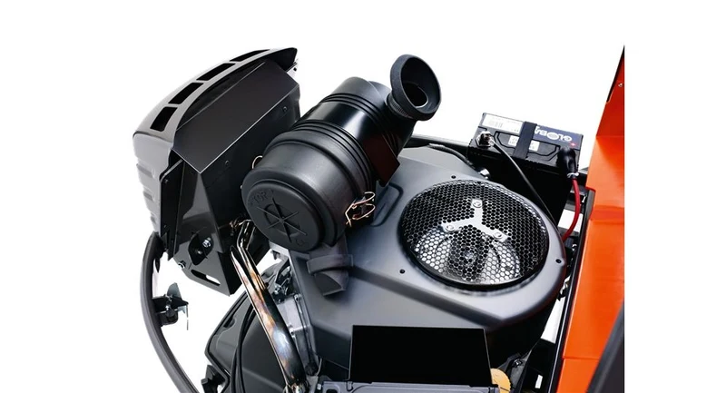 Trattorino con piatto frontale Husqvarna P 524