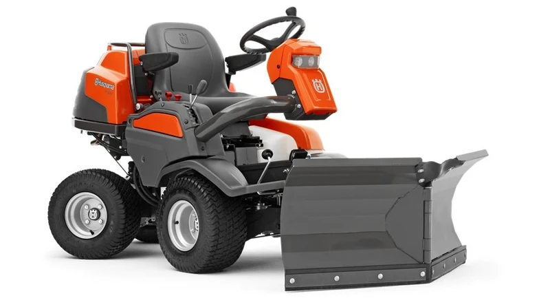 Trattorino con piatto frontale Husqvarna P 524