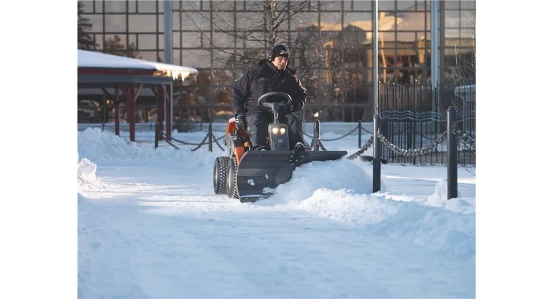 Rider Husqvarna R 422TS AWD