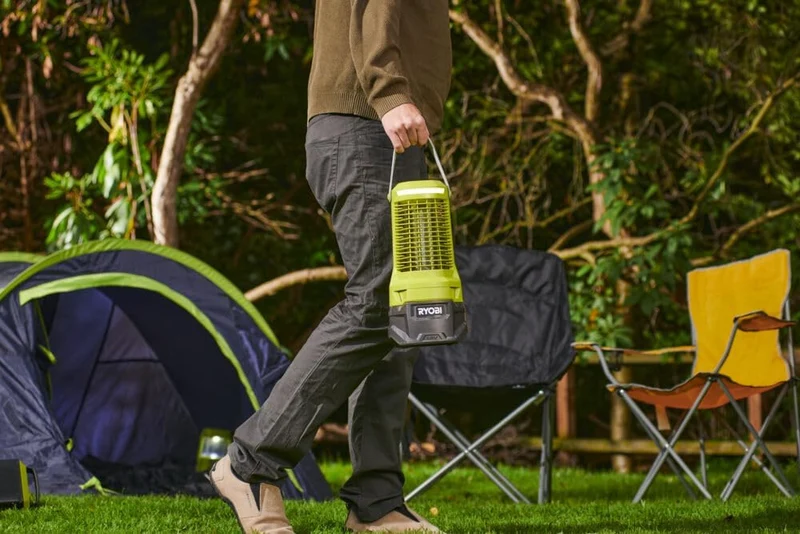 Ryobi RY18BZA-0 - Lanterna insetticida a batteria 18V - solo corpo