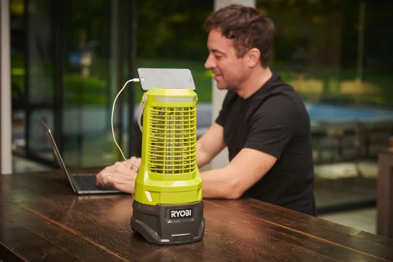 Ryobi RY18BZA-0 - Lanterna insetticida a batteria 18V - solo corpo