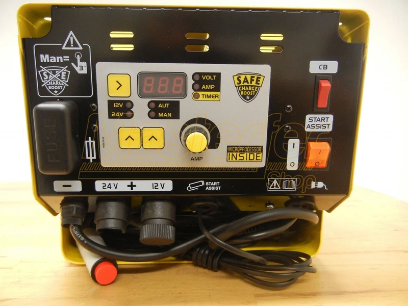 Avviatore caricabatterie mantenitore 12-24V - Deca SC80/900 (carica 80 A - avviamento 900 A) con Microprocessore