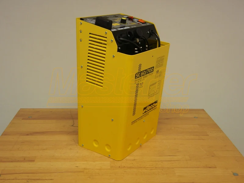 Avviatore caricabatterie mantenitore 12-24V - Deca SC 60/700 (carica 60 A - avviamento 700 A) con Microprocessore