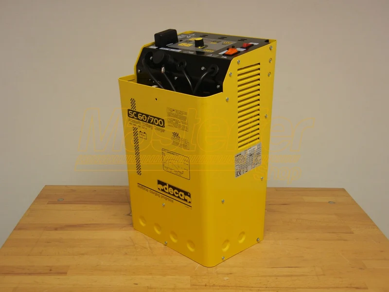 Avviatore caricabatterie mantenitore 12-24V - Deca SC 60/700 (carica 60 A - avviamento 700 A) con Microprocessore