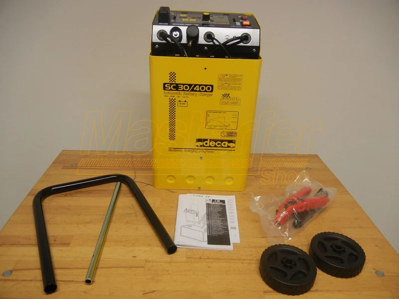Avviatore caricabatterie mantenitore 12-24V - Deca SC 30/400 (carica 30 A - avviamento 400 A) con Microprocessore