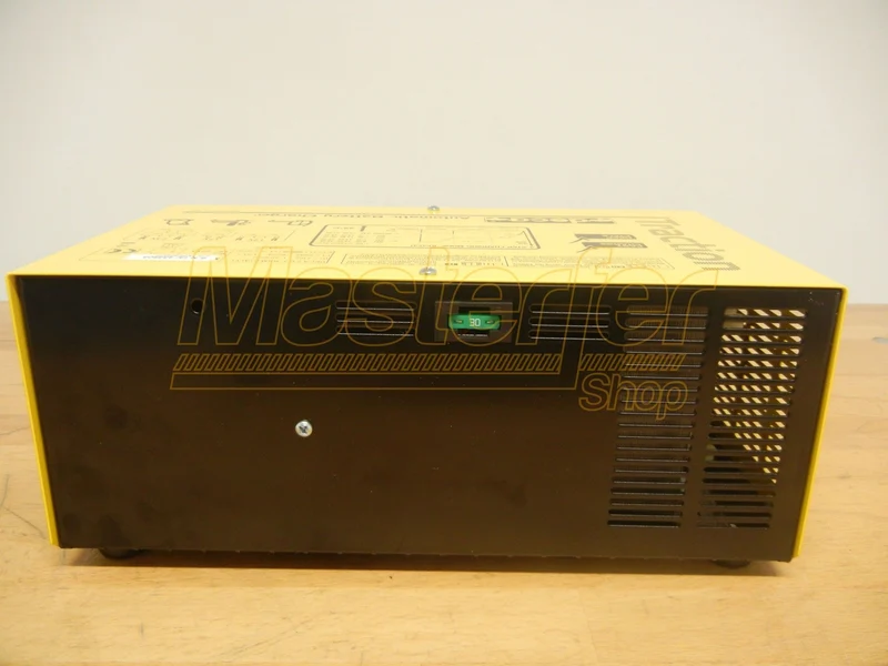 Caricabatterie (deep cycle - traction) 6-12-24V - Deca DC 2213 Traction (carica 22 A)